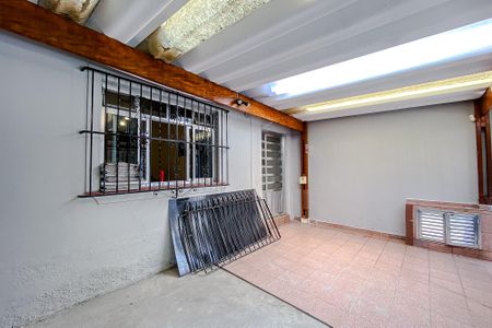 Casa à venda com 170m², 5 quartos e 1 vaga Casa à venda com 170m², 5 quartos e 1 vagaGaragem