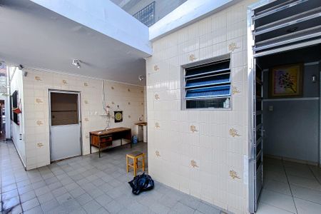 Casa à venda com 170m², 5 quartos e 1 vaga Casa à venda com 170m², 5 quartos e 1 vagaÁrea externa