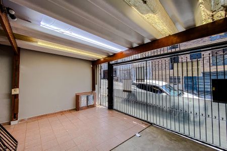 Casa à venda com 170m², 5 quartos e 1 vaga Casa à venda com 170m², 5 quartos e 1 vagaGaragem