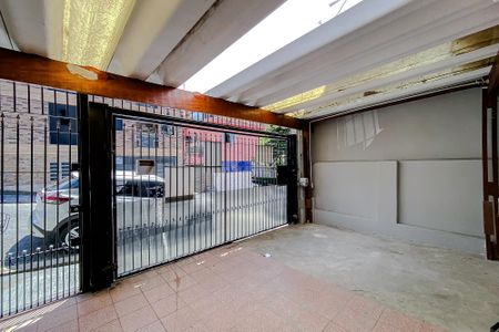 Casa à venda com 170m², 5 quartos e 1 vaga Casa à venda com 170m², 5 quartos e 1 vagaGaragem