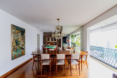 Apartamento para alugar com 159m², 3 quartos e 3 vagasSala