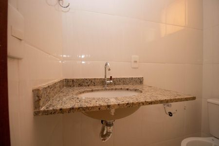 Apartamento para alugar com 58m², 2 quartos e 1 vagaBanheiro Social