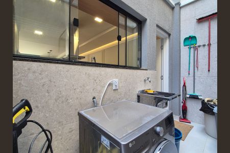 Casa de condomínio à venda com 325m², 3 quartos e 1 vaga Casa de condomínio à venda com 325m², 3 quartos e 1 vagaÁrea de Serviço