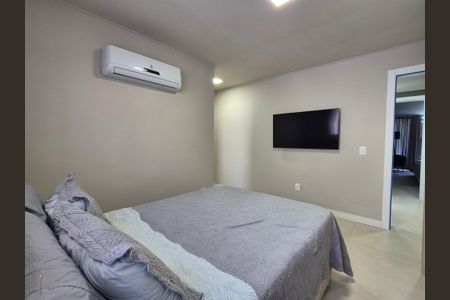 Casa de condomínio à venda com 325m², 3 quartos e 1 vaga Casa de condomínio à venda com 325m², 3 quartos e 1 vagaSuíte