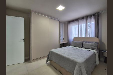 Casa de condomínio à venda com 325m², 3 quartos e 1 vaga Casa de condomínio à venda com 325m², 3 quartos e 1 vagaSuíte