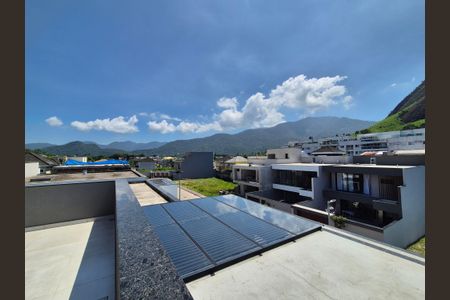 Casa de condomínio à venda com 325m², 3 quartos e 1 vaga Casa de condomínio à venda com 325m², 3 quartos e 1 vagaÁrea externa