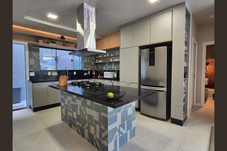 Casa de condomínio à venda com 325m², 3 quartos e 1 vaga Casa de condomínio à venda com 325m², 3 quartos e 1 vagaCozinha