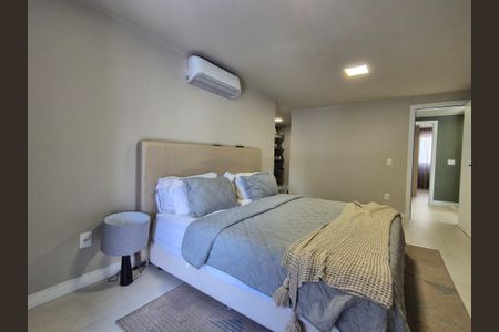 Casa de condomínio à venda com 325m², 3 quartos e 1 vaga Casa de condomínio à venda com 325m², 3 quartos e 1 vagaSuíte 3