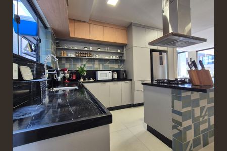 Casa de condomínio à venda com 325m², 3 quartos e 1 vaga Casa de condomínio à venda com 325m², 3 quartos e 1 vagaCozinha