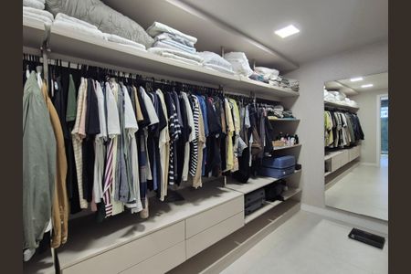 Casa de condomínio à venda com 325m², 3 quartos e 1 vaga Casa de condomínio à venda com 325m², 3 quartos e 1 vagaSuíte 3