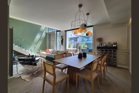 Casa de condomínio à venda com 325m², 3 quartos e 1 vaga Casa de condomínio à venda com 325m², 3 quartos e 1 vagaSala