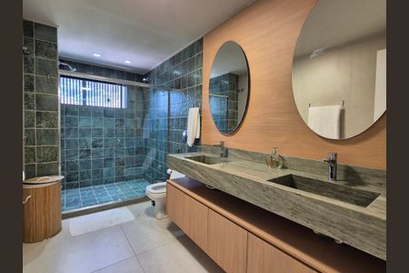 Casa de condomínio à venda com 325m², 3 quartos e 1 vaga Casa de condomínio à venda com 325m², 3 quartos e 1 vagaSuíte 3