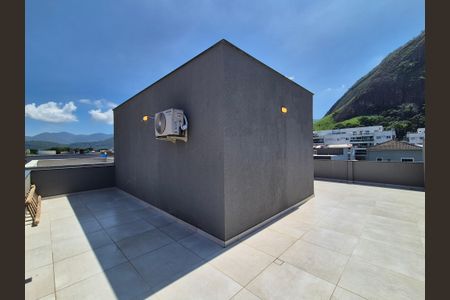 Casa de condomínio à venda com 325m², 3 quartos e 1 vaga Casa de condomínio à venda com 325m², 3 quartos e 1 vagaÁrea externa