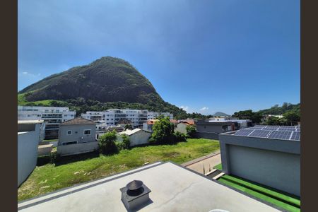 Casa de condomínio à venda com 325m², 3 quartos e 1 vaga Casa de condomínio à venda com 325m², 3 quartos e 1 vagaVista