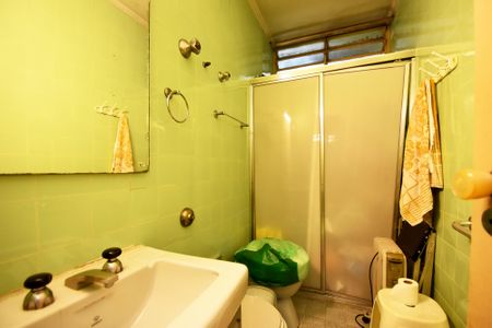 Casa à venda com 258m², 3 quartos e 2 vagasbanheiro corredor