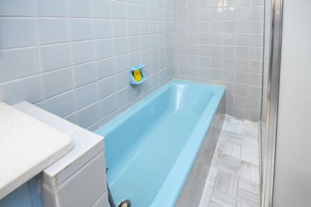 Casa à venda com 258m², 3 quartos e 2 vagasBanheiro 2