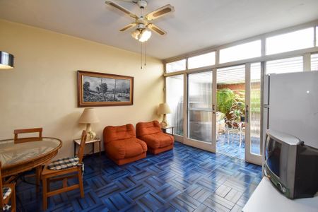 Casa à venda com 258m², 3 quartos e 2 vagassala de estar 2