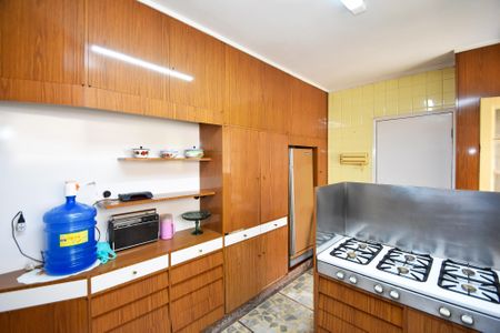 Casa à venda com 258m², 3 quartos e 2 vagascozinha