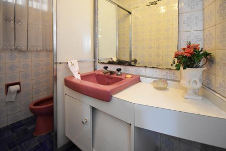 Casa à venda com 258m², 3 quartos e 2 vagaslavabo