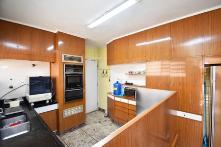 Casa à venda com 258m², 3 quartos e 2 vagascozinha