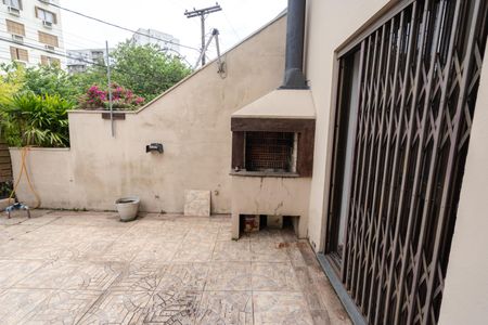 Casa de condomínio à venda com 105m², 3 quartos e 2 vagas Casa de condomínio à venda com 105m², 3 quartos e 2 vagasQuintal