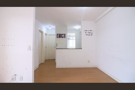 Sala de apartamento para alugar com 2 quartos, 49m² em Parque São Lourenço, São Paulo
