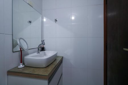 Apartamento à venda com 74m², 2 quartos e 1 vaga Apartamento à venda com 74m², 2 quartos e 1 vagaBanheiro da Suíte