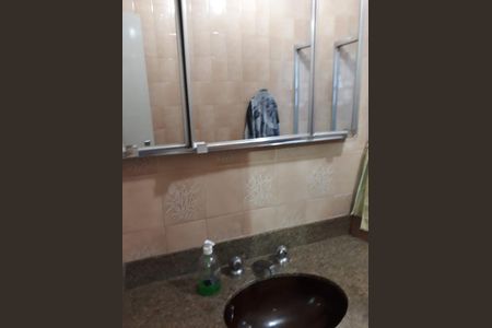 Casa à venda com 154m², 3 quartos e 3 vagasBanheiro