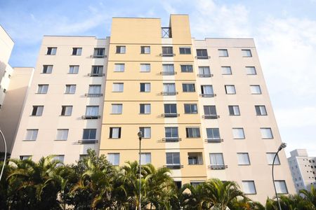 Apartamento para alugar com 48m², 2 quartos e 1 vaga Apartamento para alugar com 48m², 2 quartos e 1 vagaFachada