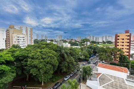 Vista da Sala  de apartamento para alugar com 3 quartos, 160m² em Cambuí, Campinas