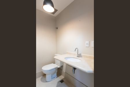 Lavabo de apartamento para alugar com 3 quartos, 160m² em Cambuí, Campinas