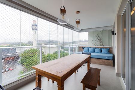 Apartamento para alugar com 100m², 2 quartos e 2 vagasVaranda