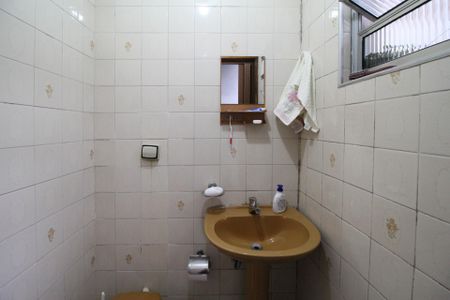 Casa à venda com 218m², 3 quartos e 2 vagas Casa à venda com 218m², 3 quartos e 2 vagasLavabo