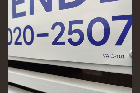 Casa à venda com 218m², 3 quartos e 2 vagas Casa à venda com 218m², 3 quartos e 2 vagasPlaca VAIO-101