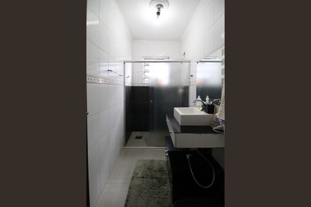 Casa à venda com 218m², 3 quartos e 2 vagas Casa à venda com 218m², 3 quartos e 2 vagasBanheiro