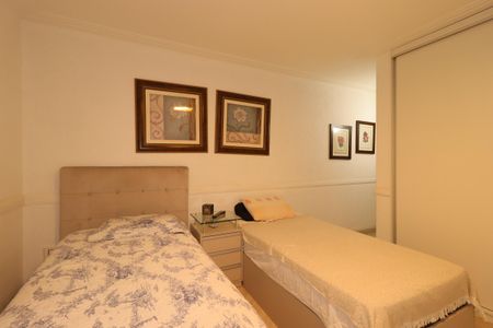 Casa à venda com 230m², 3 quartos e 3 vagasSuíte