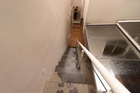 Casa à venda com 230m², 3 quartos e 3 vagasEscada externa