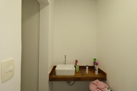 Casa à venda com 230m², 3 quartos e 3 vagasBanheiro de Serviço