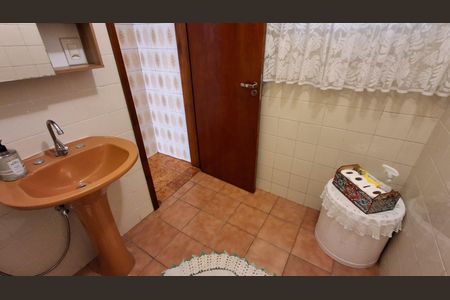 Casa à venda com 98m², 3 quartos e 4 vagasBanheiro Social 