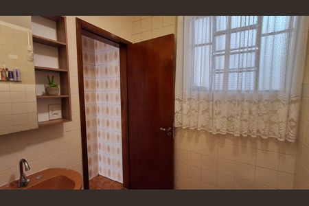 Casa à venda com 98m², 3 quartos e 4 vagasBanheiro Social 