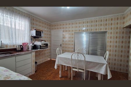 Casa à venda com 98m², 3 quartos e 4 vagasCozinha 