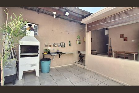 Casa à venda com 98m², 3 quartos e 4 vagasQuintal