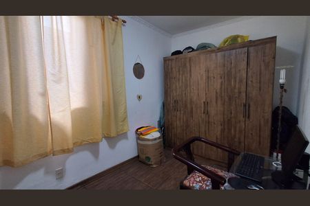 Casa à venda com 98m², 3 quartos e 4 vagasQuarto 3