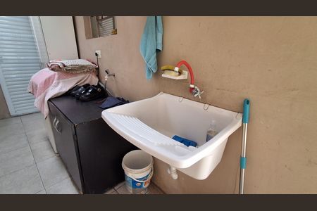 Casa à venda com 98m², 3 quartos e 4 vagasÁrea de Serviço 