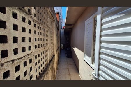 Casa à venda com 98m², 3 quartos e 4 vagasCorredor 