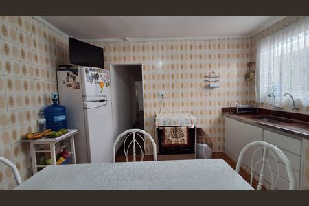 Casa à venda com 98m², 3 quartos e 4 vagasCozinha 