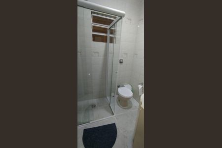Banheiro de kitnet/studio para alugar com 1 quarto, 40m² em Parque Alexandre, Cotia