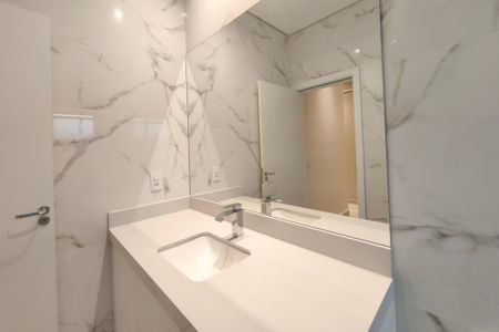 Casa de condomínio à venda com 300m², 3 quartos e 2 vagas Casa de condomínio à venda com 300m², 3 quartos e 2 vagasBanheiro Suíte 3