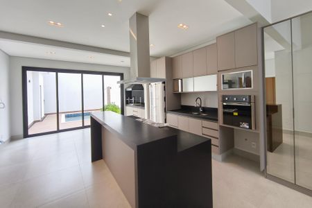 Casa de condomínio à venda com 300m², 3 quartos e 2 vagas Casa de condomínio à venda com 300m², 3 quartos e 2 vagasCozinha