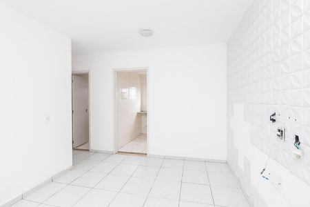 Sala de apartamento para alugar com 2 quartos, 42m² em Jardim Nélia, Ferraz de Vasconcelos